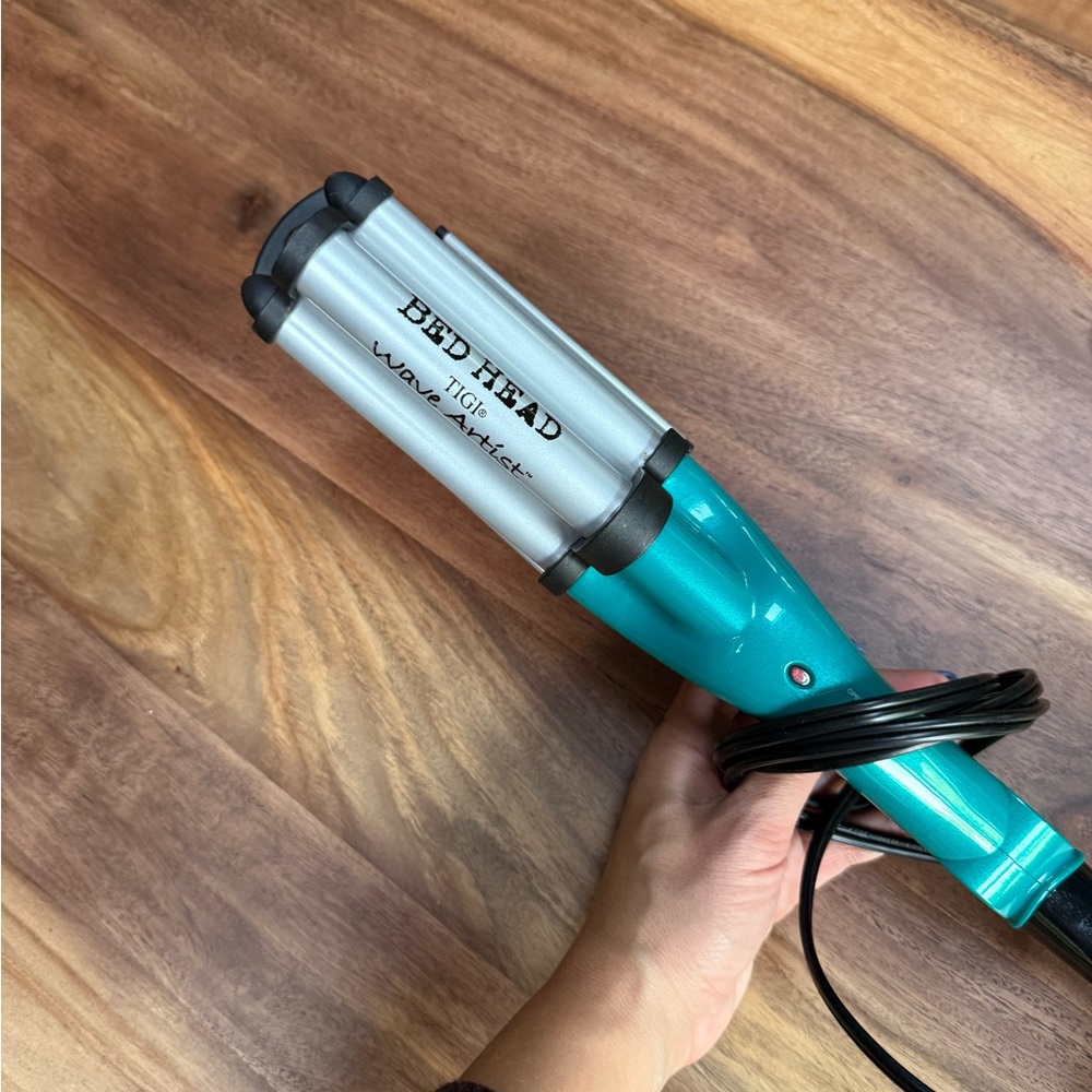 BedHead Teal Hair Waver